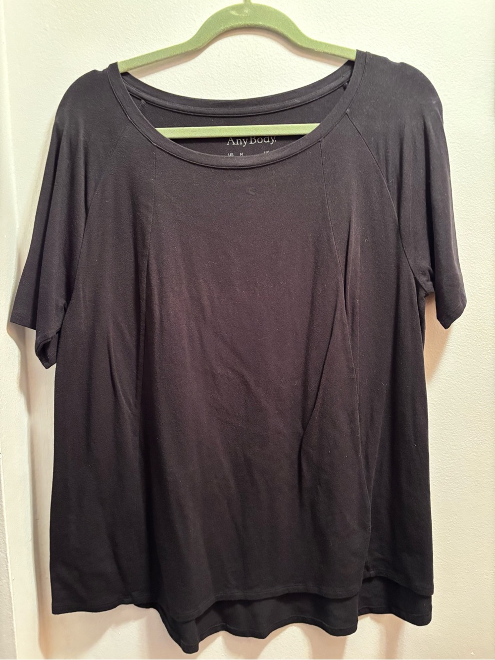 AnyBody Black Short Sleeve Scoop Neck Relaxed Tee